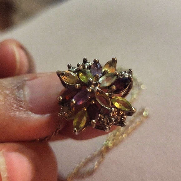 Necklace and Ring set - Picture 3 of 7